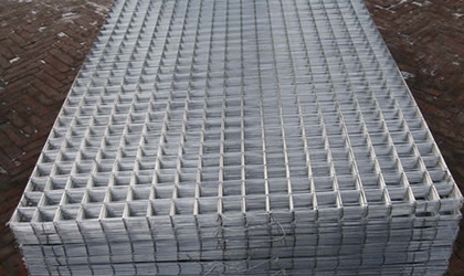 What is Welded wire mesh panel?Welded wire mesh panels is divided into several types? 